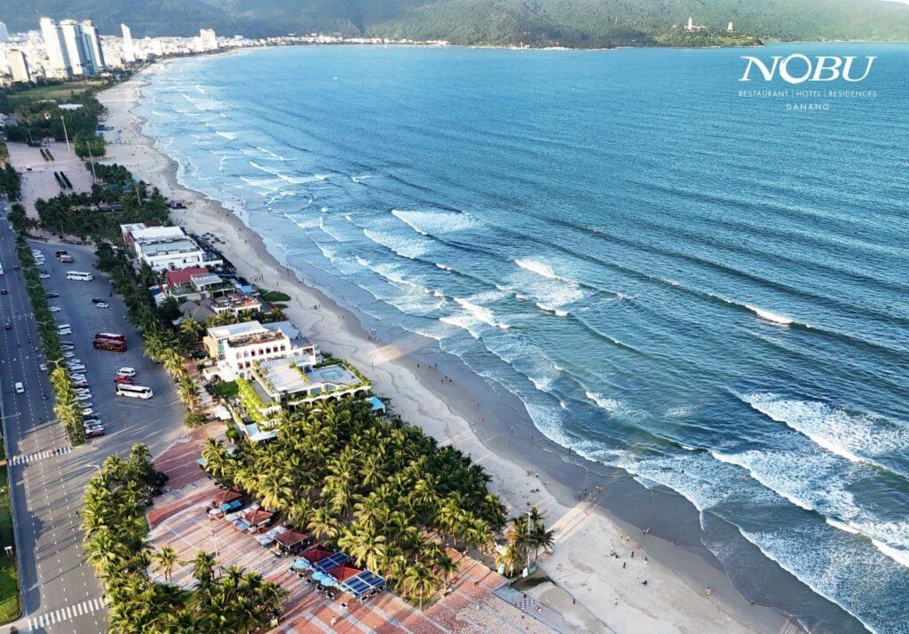 Tầm view trực diện bãi biển Mỹ Khê từ căn hộ Nobu Residence Da Nang