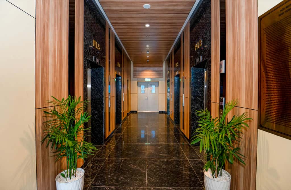 Sảnh thang máy sang trọng tại Sam Towers